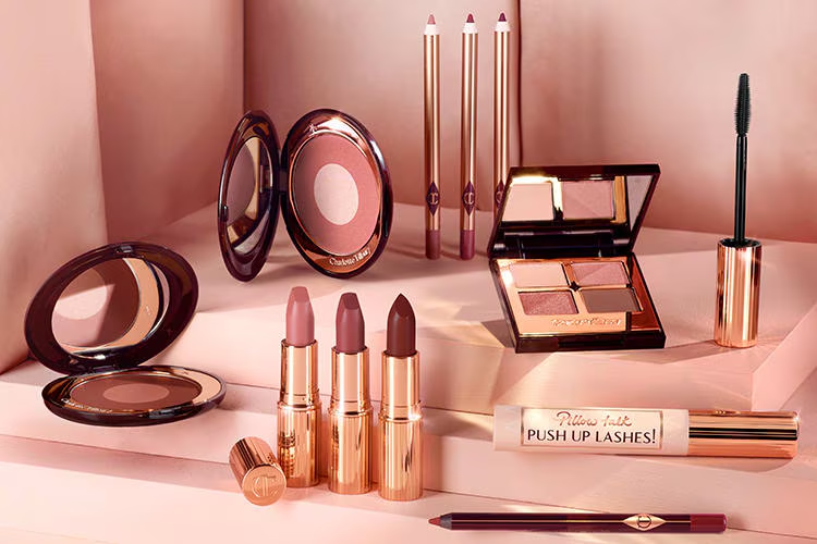 Charlotte Tilbury хто створив цей бренд, так як преміальна косметика стала легендою індустрії краси та підкорила серця мільйонів всього за декілька років