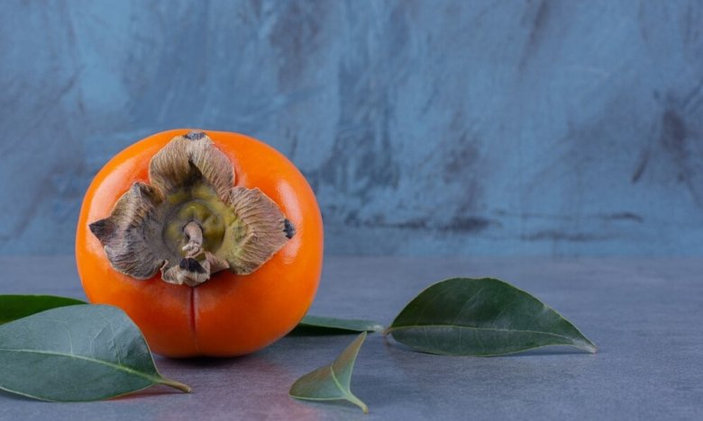 Що зробити, щоб хурма достигла: простий трюк з фруктами