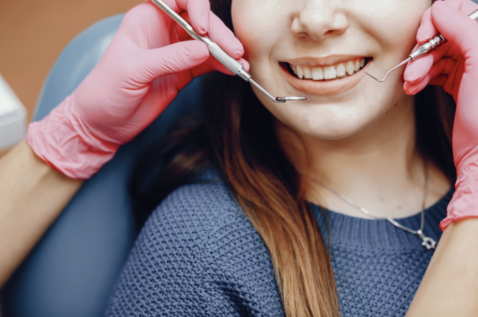 Реставрація зубів у Києві: який обрати метод і коли потрібна процедура