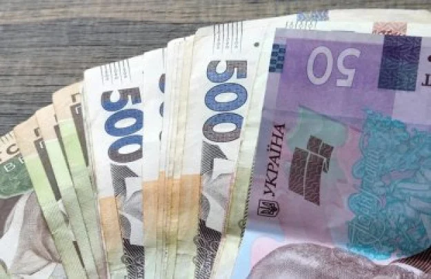 Дефіцит фінансування в Україні: що буде з пенсіями, зарплатами та будівництвом